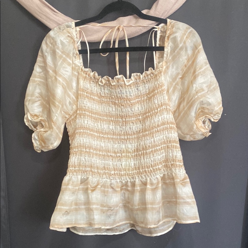 Yuni Yuni Elegant Cream Women's Top